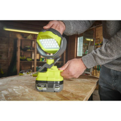 Torch LED Ryobi 900 Lm