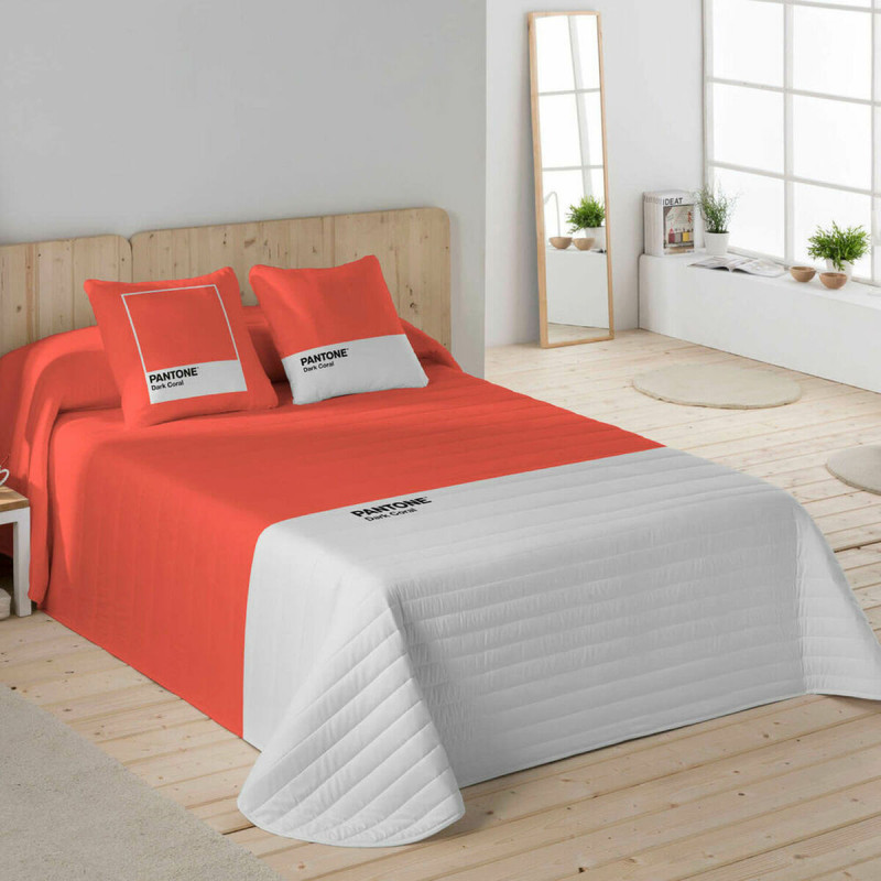 Bedspread (quilt) Dark Coral Pantone